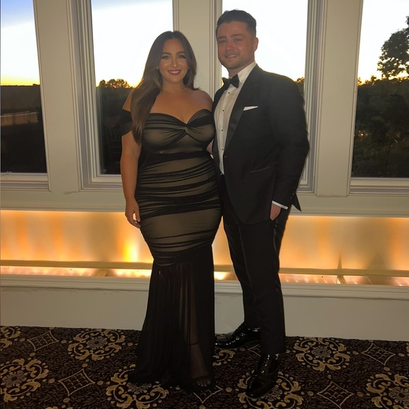 Norma Kamali Walter Fishtail Gown - Picture 3 of 3